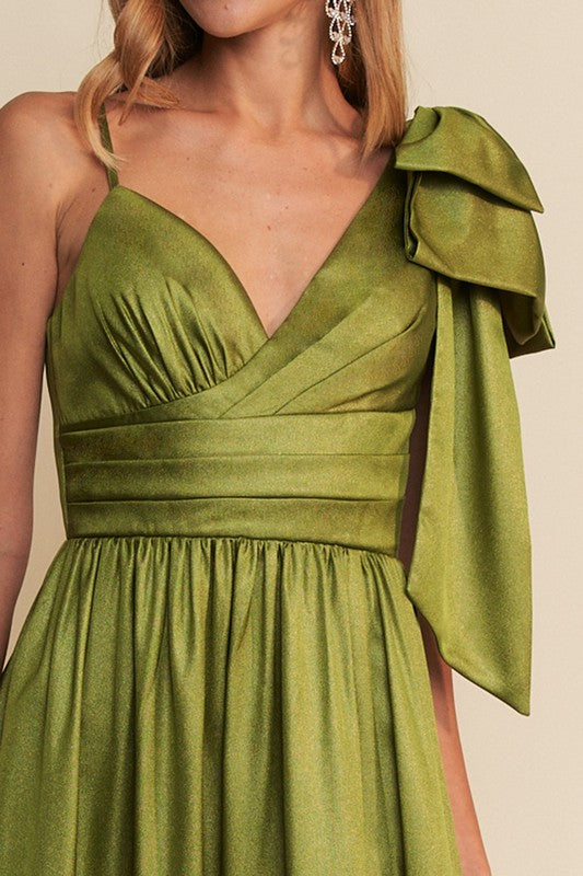 GREEN BOW SHOULDER GOWN